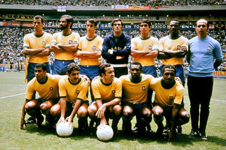 3 posto - Brasile 1970. Foto di gruppo al Mondiale del Messico. La Seleo di Pel, Grson, Jairzinho e Carlos Alberto conquista il suo terzo titolo battendo in finale l&#39;Italia 4-1.